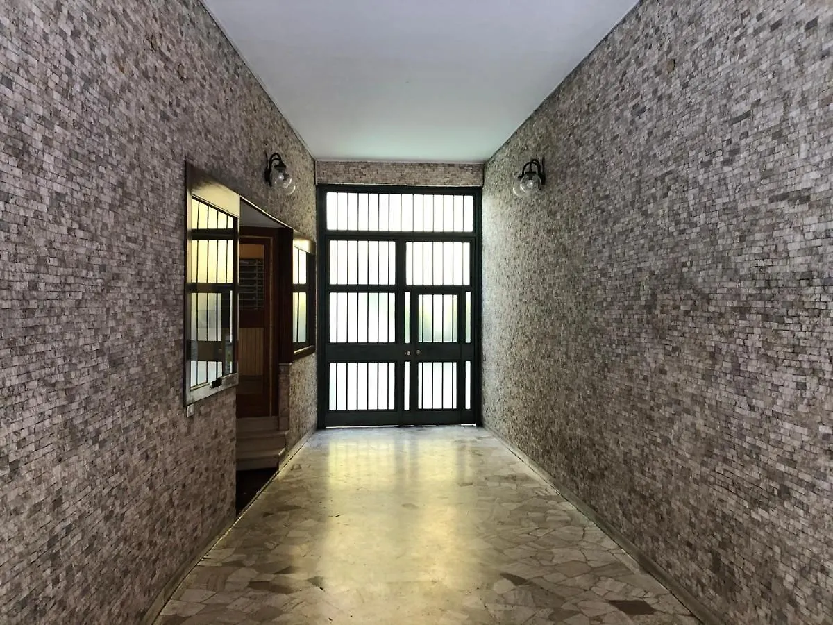Elegant Suite In Milan Center Daire