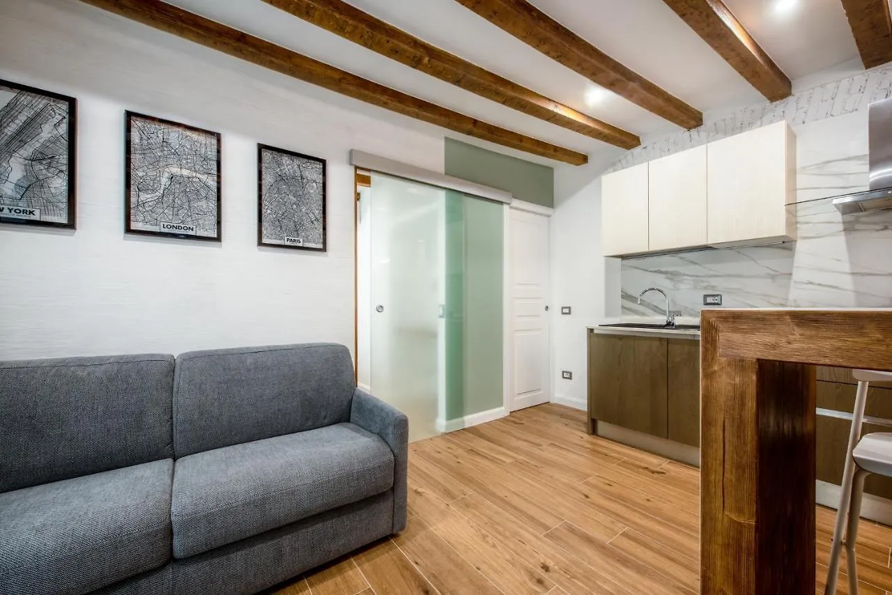 Elegant Suite In Milan Center 0*,  İtalya