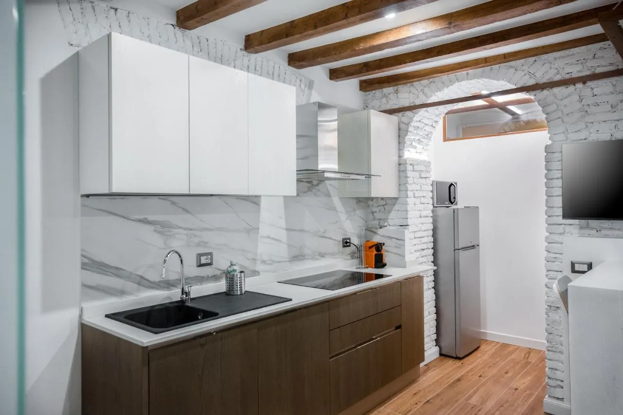 Daire Elegant Suite In Milan Center İtalya